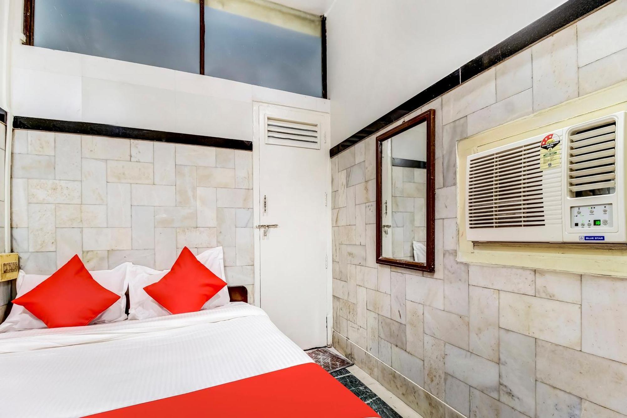 Super Oyo Hotel Dreamland Mumbai Exterior photo